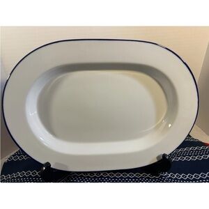 Mesa White  oval Serving Tray With Royal Blue trim  By Trend pacific Vtg mint